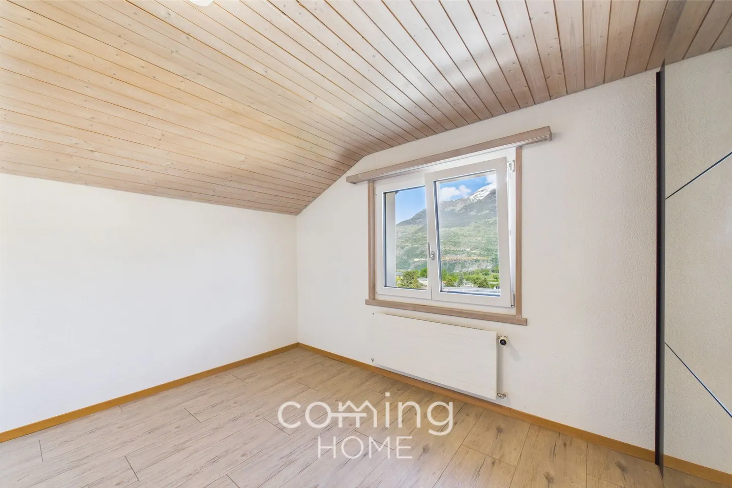 Appartement penthouse de 4 chambres à Ried-Brig - Rénové, ensoleillé, avec vue sur les montagnes - Photo 8 sur 15