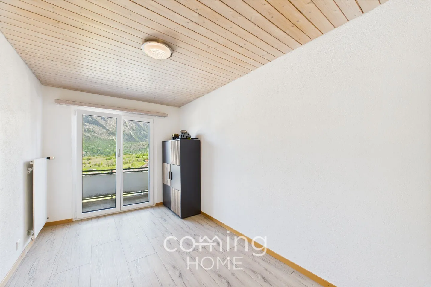 Appartement penthouse de 4 chambres à Ried-Brig - Rénové, ensoleillé, avec vue sur les montagnes - Photo 9 sur 15
