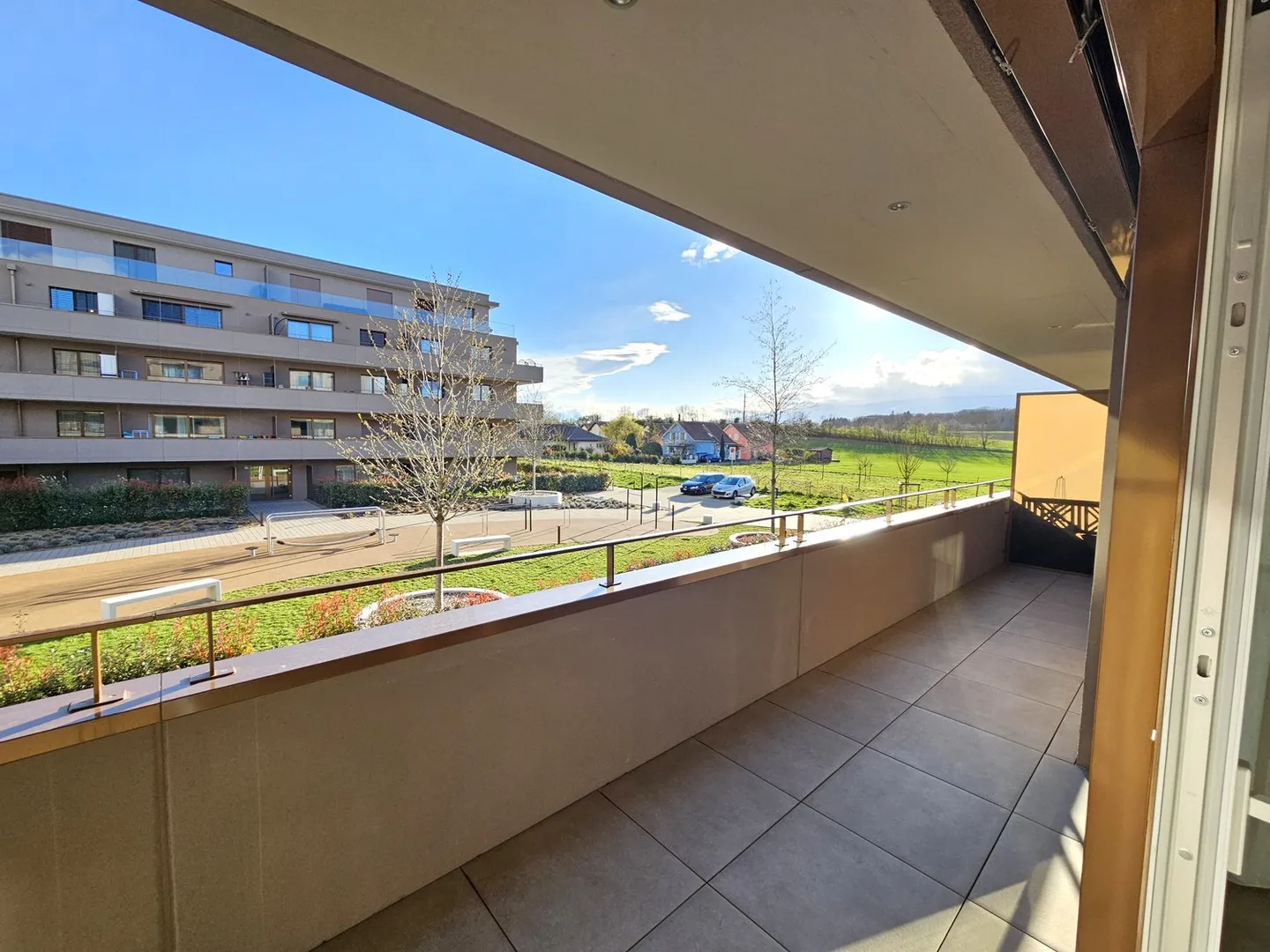 Southeast-oriented apartment with balcony - Photo 5 of 10