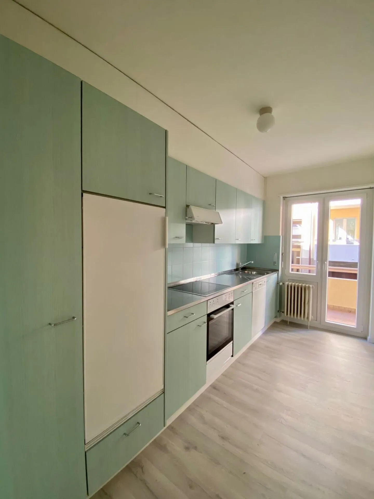 3 Rooms with Balcony - Photo 2 of 5
