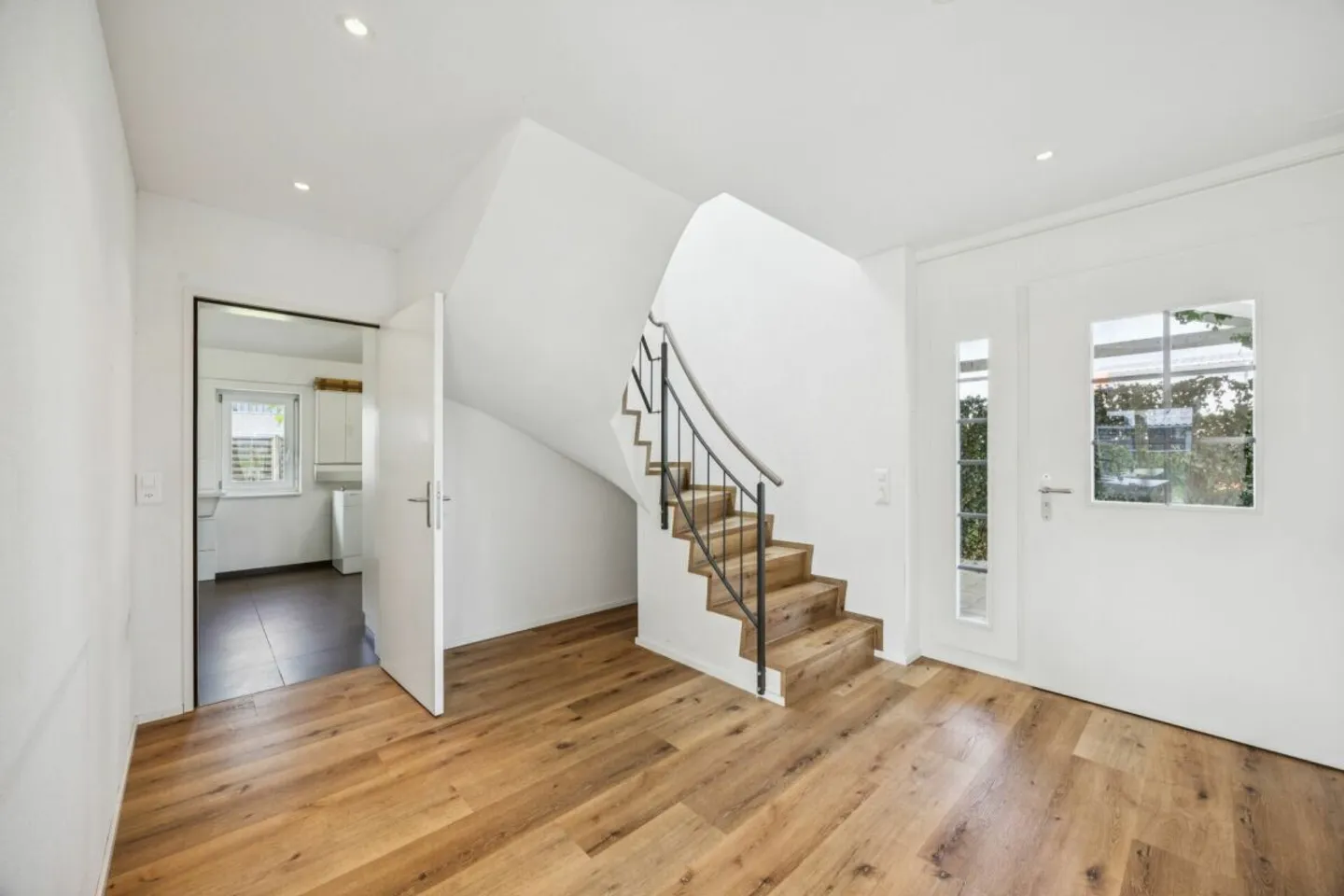 KOMPAKTE REITSPORTIMMOBILIE MIT WOHNHAUS, PFERDESTALL UND REITHALLE IN BASADINGEN TG - Foto 9 von 10