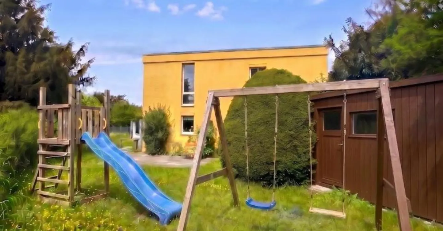House near amenities and the center of Fribourg renovated - Photo 3 of 12