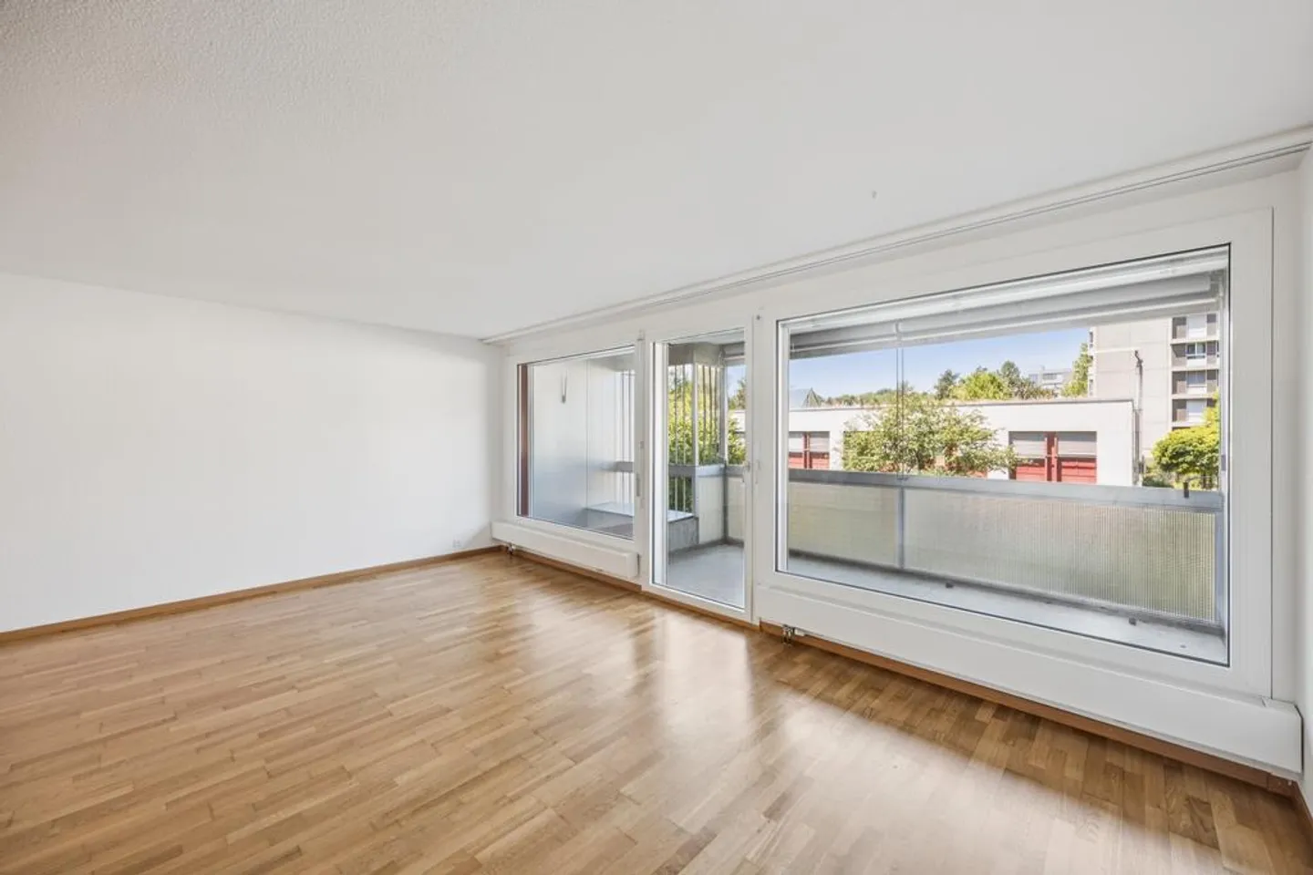 Living in a high-rise with a view - Photo 5 of 7