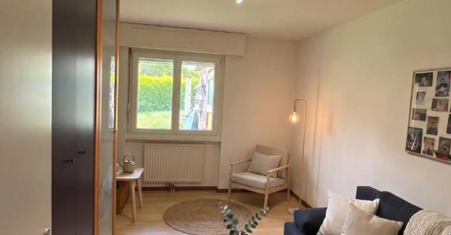 House near amenities and the center of Fribourg renovated - Photo 11 of 12