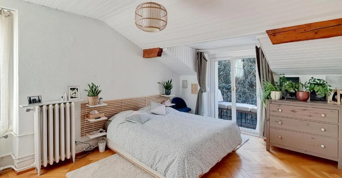 Exclusive Top Floor Apartment - Photo 5 of 10