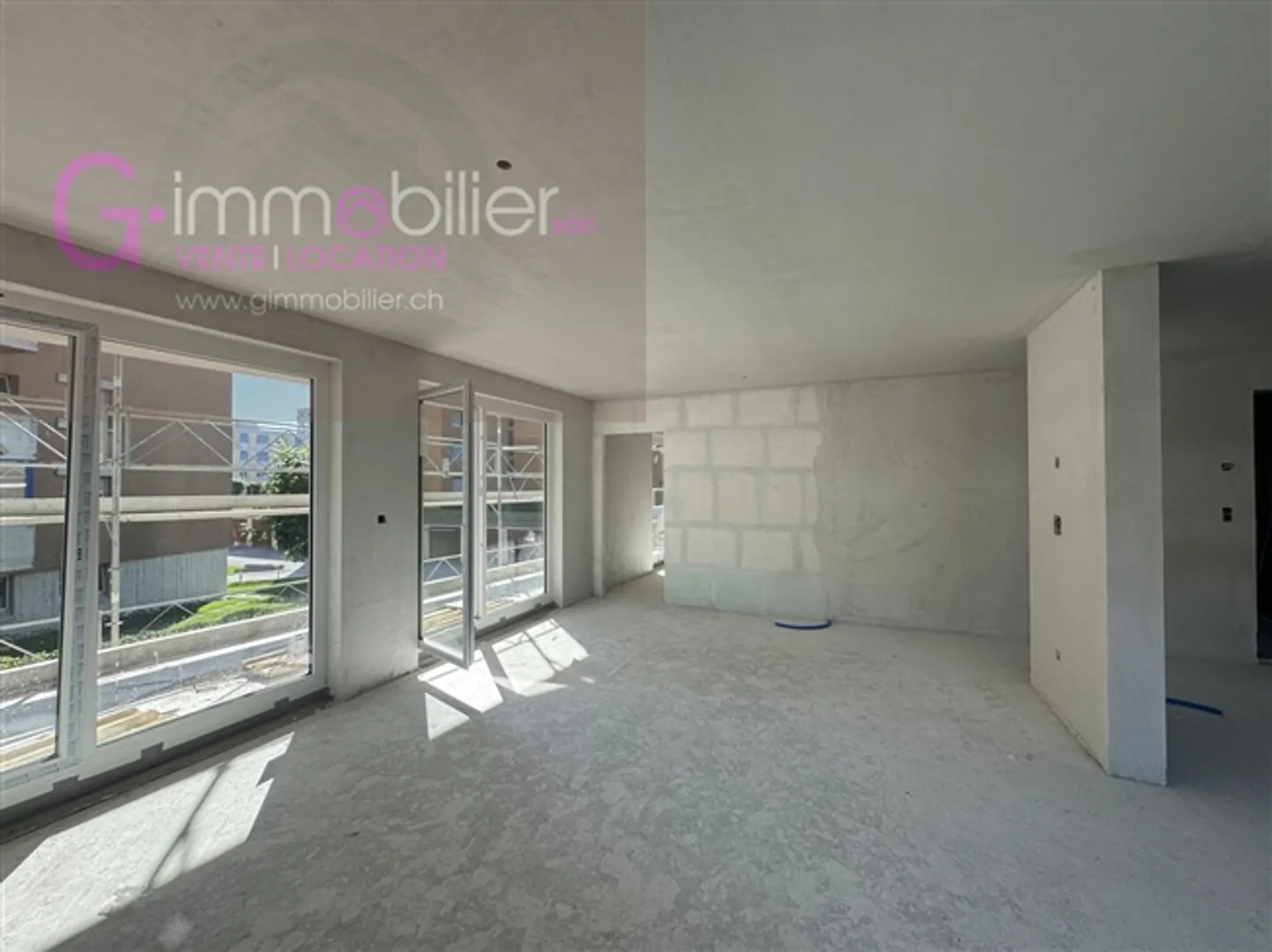 Considérez cette vue sur l'appartement de 4,5 pièces du château au 2ème étage - Photo 1 sur 10