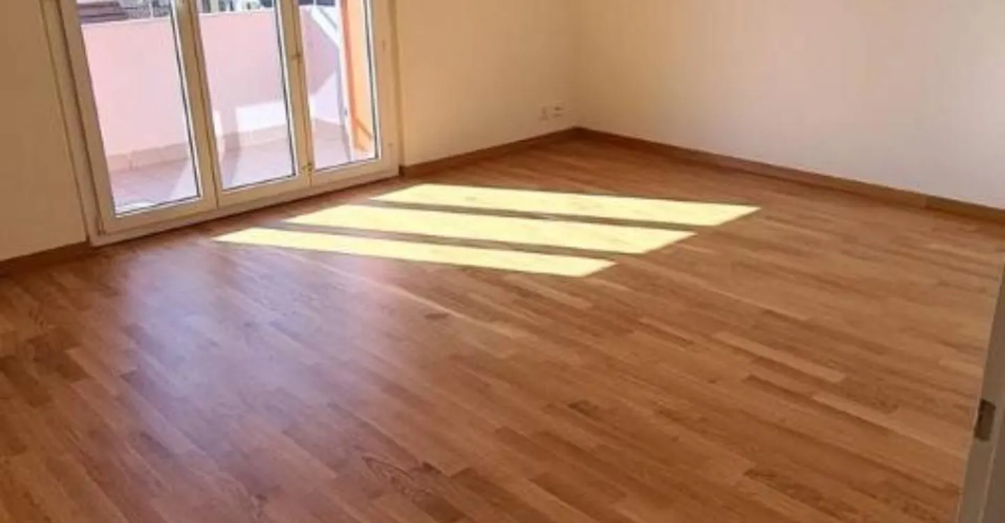 Geräumige 3,5-Zimmer-Wohnung im 1. Stock in Attalens - Foto 2 von 6