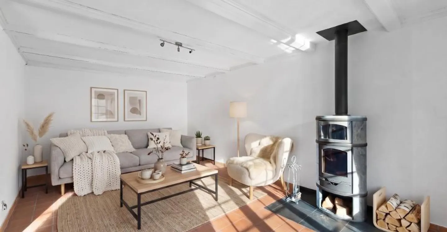 Affascinante casa adiacente con carattere - Foto 4 di 12