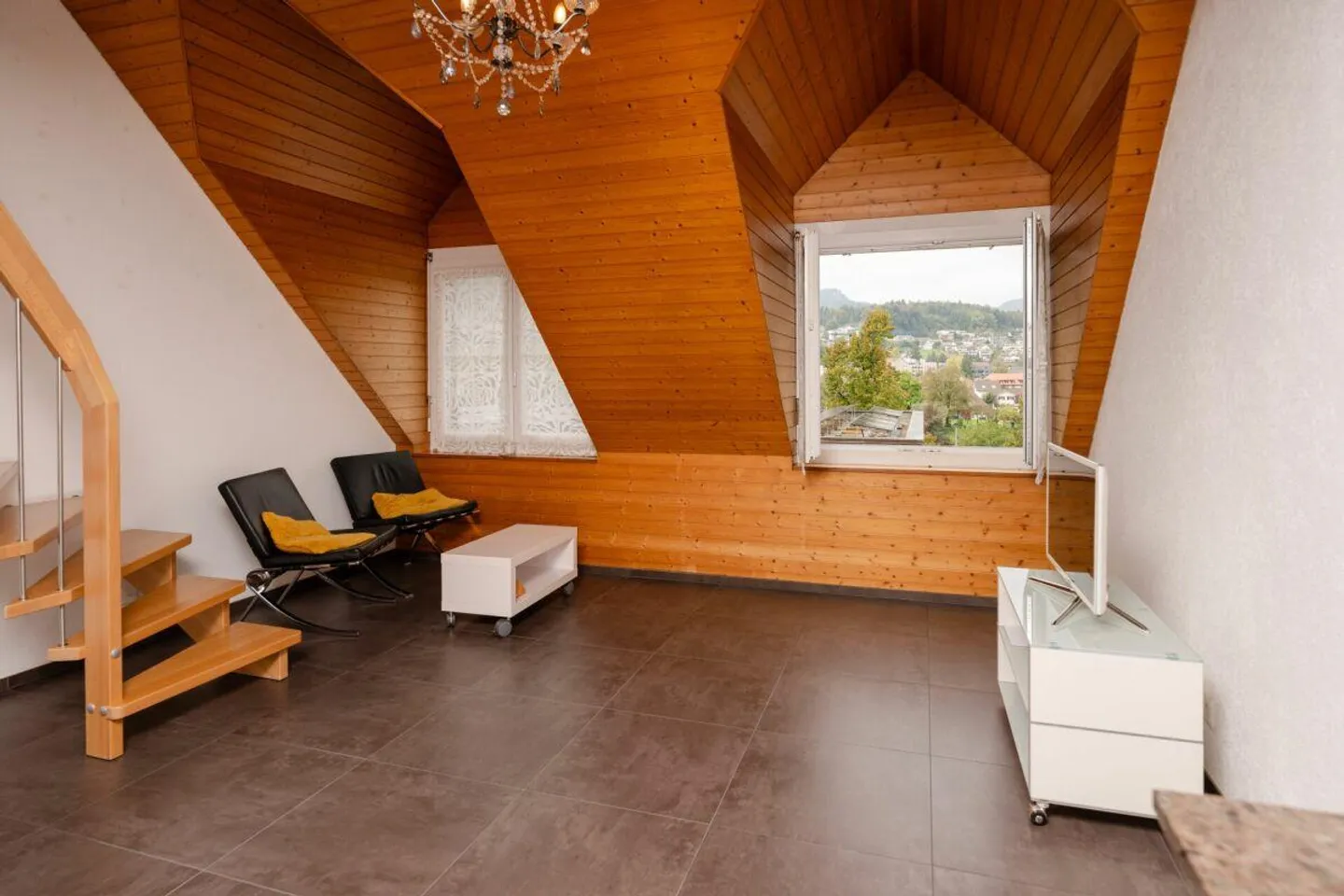 Charming 3-room maisonette apartment in the heart of Aarau - Photo 5 of 9