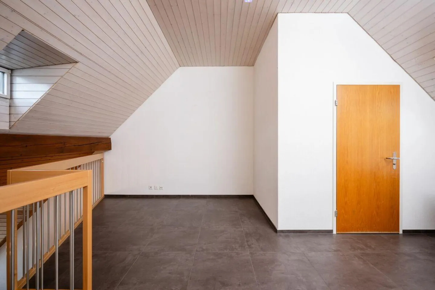 Charming 3-room maisonette apartment in the heart of Aarau - Photo 8 of 9
