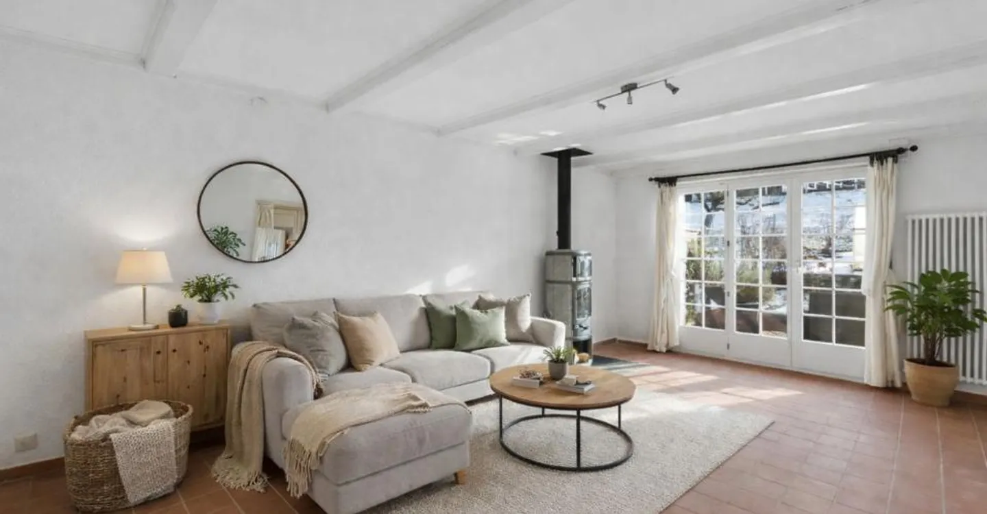 Affascinante casa adiacente con carattere - Foto 7 di 12