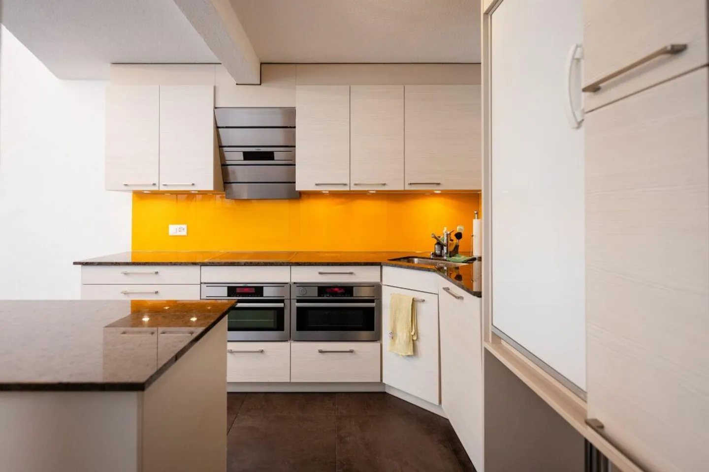 Charming 3-room maisonette apartment in the heart of Aarau - Photo 2 of 9