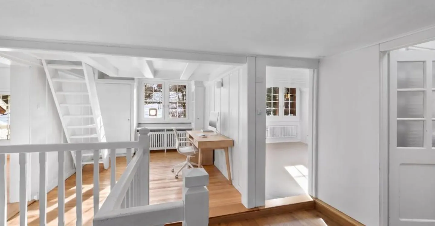 Affascinante casa adiacente con carattere - Foto 11 di 12