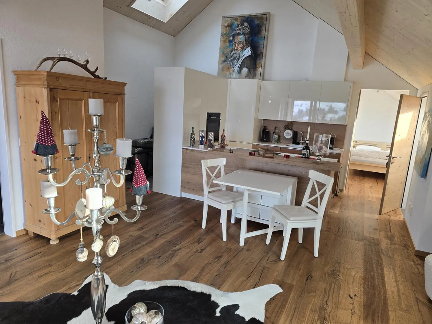 Charming 4.5-room attic apartment - Photo 3 of 9