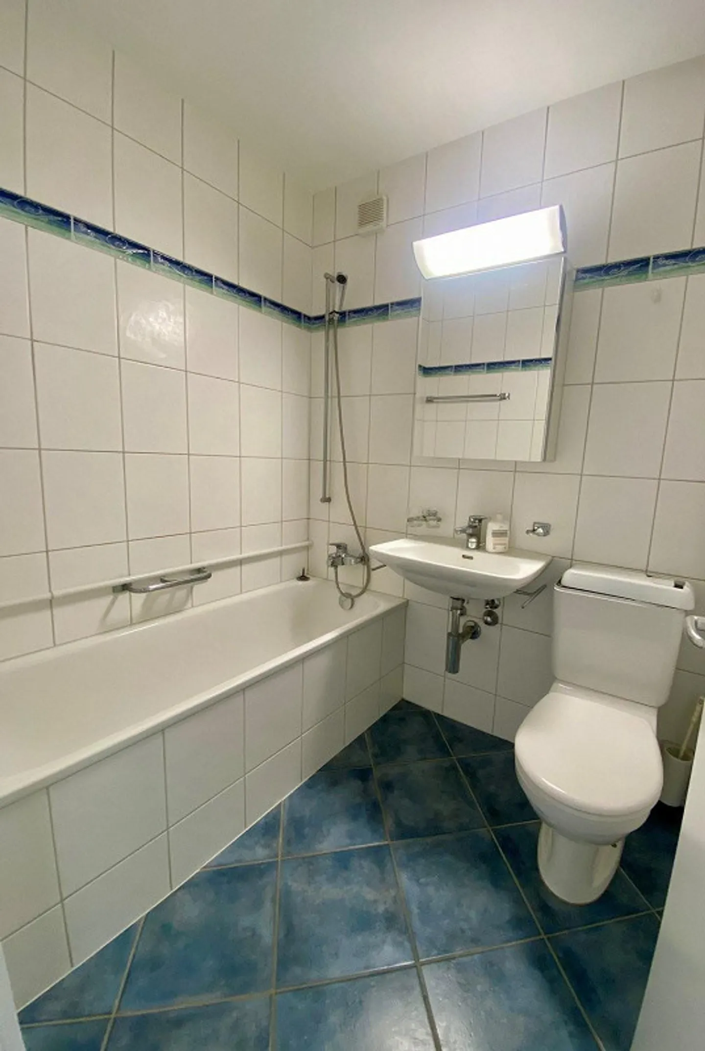 Spacious 3.5-room apartment with beautiful view for rent! - Photo 7 of 8