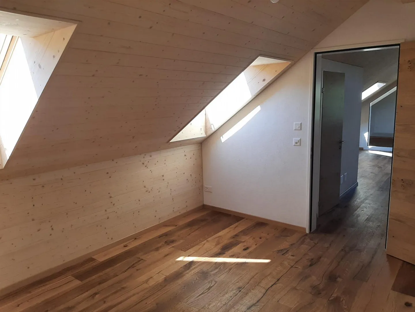 Charming 4.5-room attic apartment - Photo 7 of 9