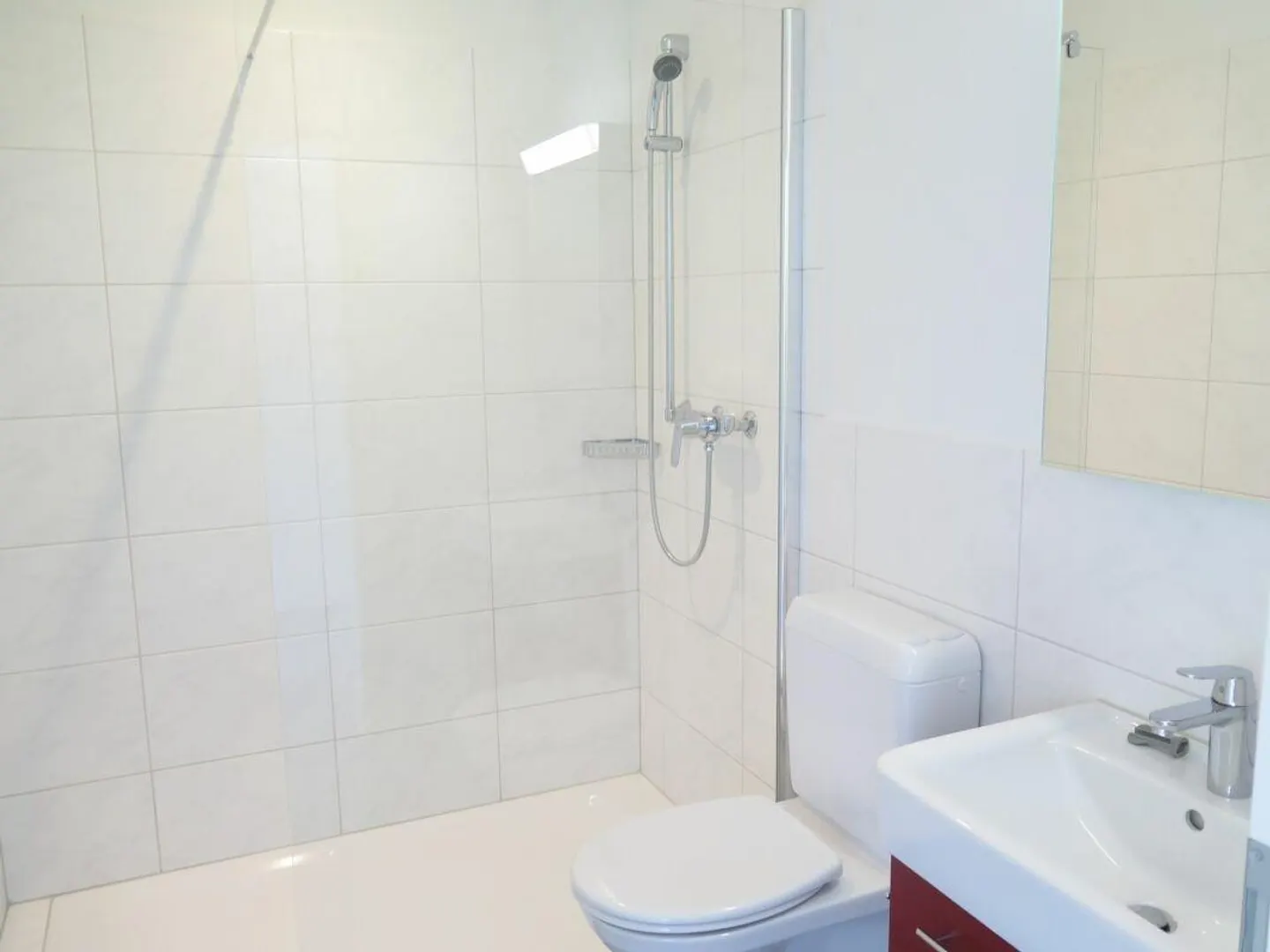Modernes 2.5 Zimmer Apartment in Brugg - Foto 7 von 10