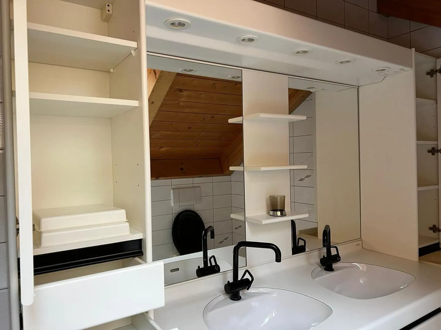 Charming Chalet Retreat - Photo 10 of 19