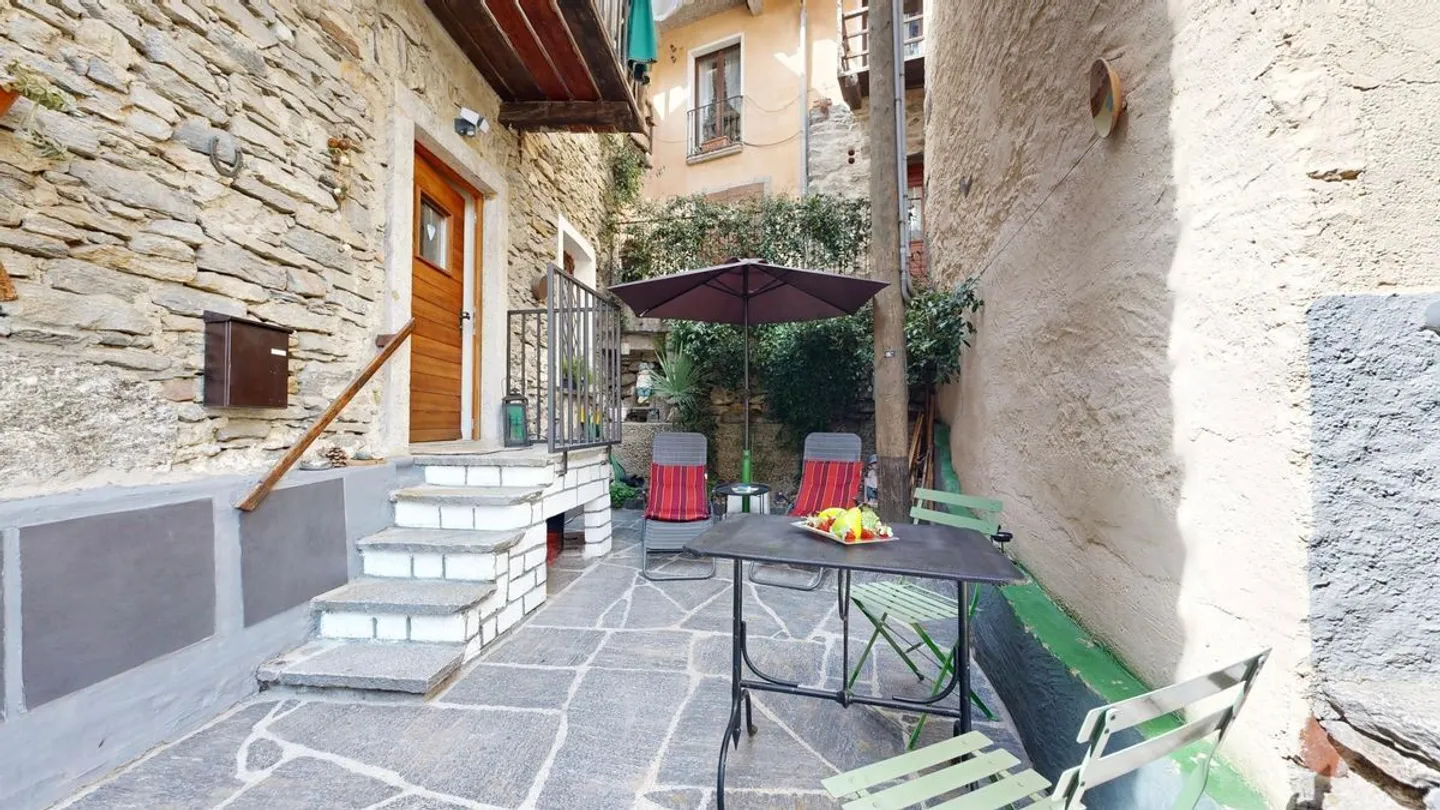 Wunderschönes Tessiner Haus im malerischen Nucleo von Brione über Minusio - Foto 2 von 12