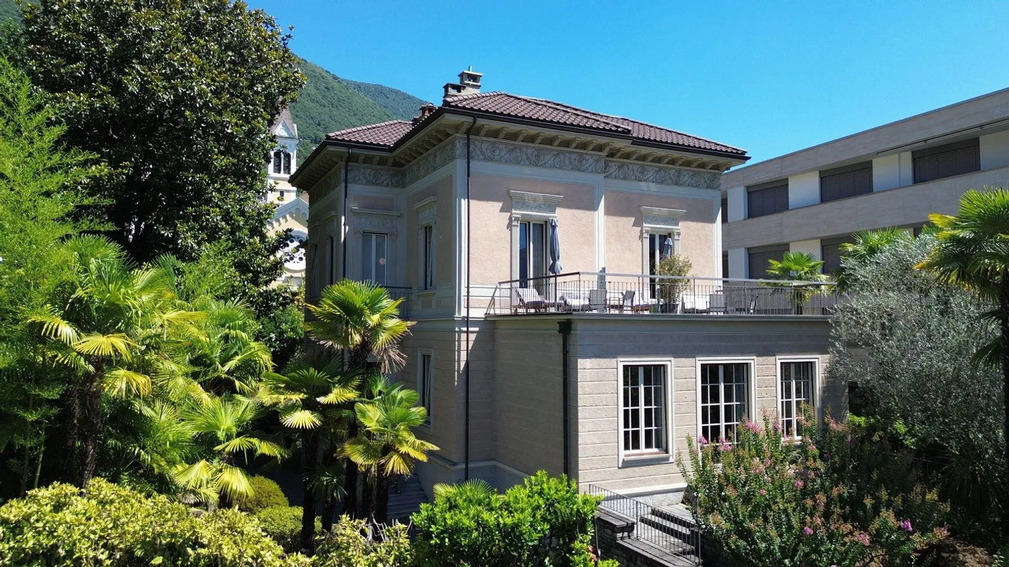 Sweeten life in a historic villa with a huge terrace - Photo 8 of 8