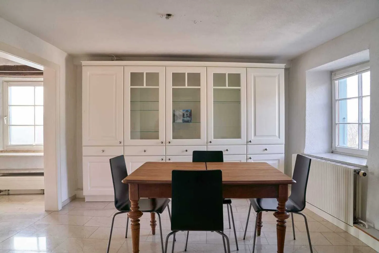 APPARTEMENT 4½ PIÈCES À MÜNCHENSTEIN (BL), MEUBLÉ, TEMPORAIRE - Photo 3 sur 10