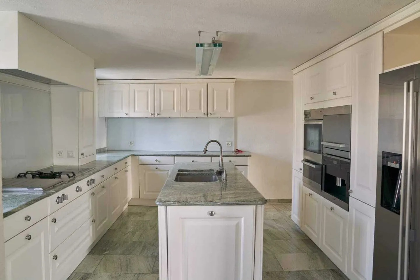 APPARTEMENT 4½ PIÈCES À MÜNCHENSTEIN (BL), MEUBLÉ, TEMPORAIRE - Photo 4 sur 10