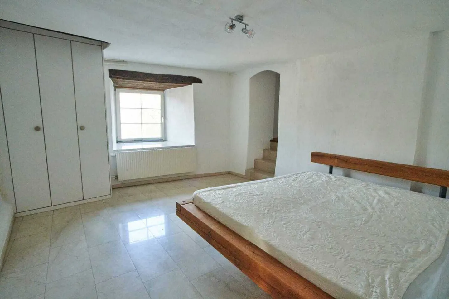 APPARTEMENT 4½ PIÈCES À MÜNCHENSTEIN (BL), MEUBLÉ, TEMPORAIRE - Photo 5 sur 10