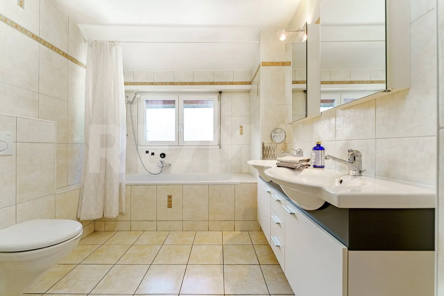 Villa familiale avec potentiel d'agrandissement - Photo 13 sur 13