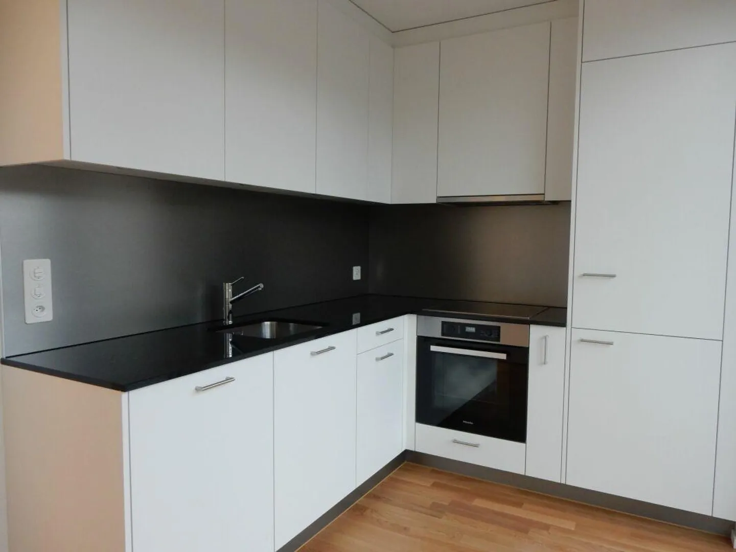 Modern Apartment with Balcony - Photo 3 of 6