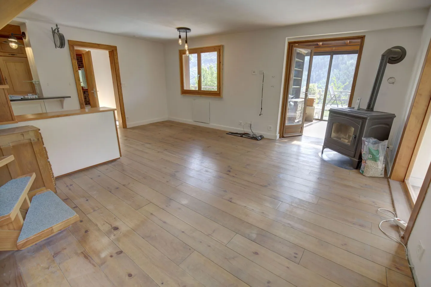 Magnificent Chalet in Nature with Winter Garden! - Photo 10 of 42