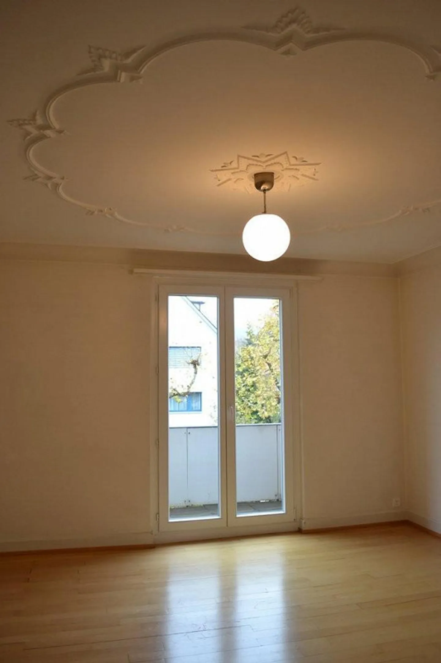 Your centrally located apartment in Wollishofen with balcony - Photo 5 of 8