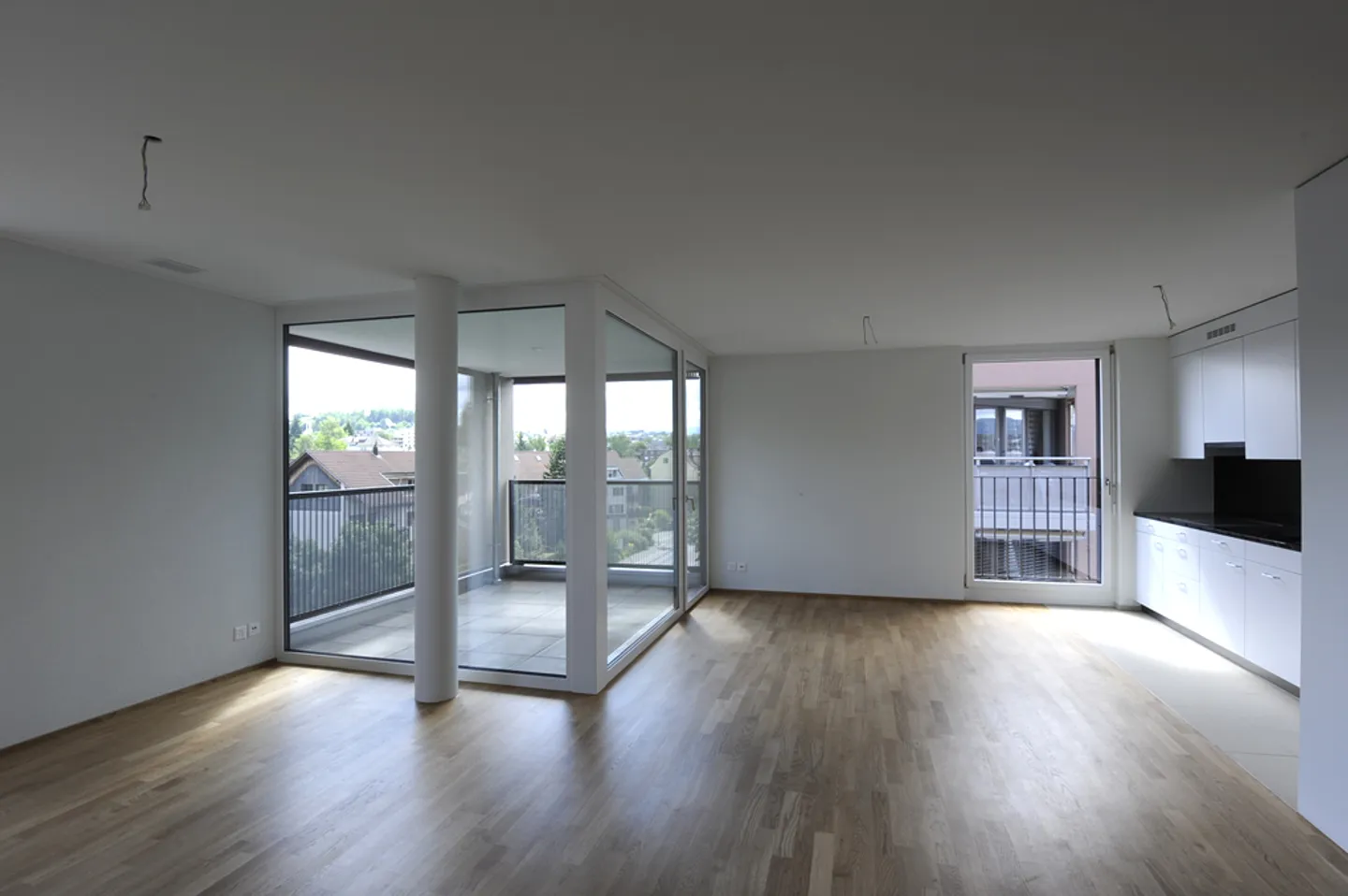 Pleasant indoor climate in the middle of Uster! - Photo 2 of 8