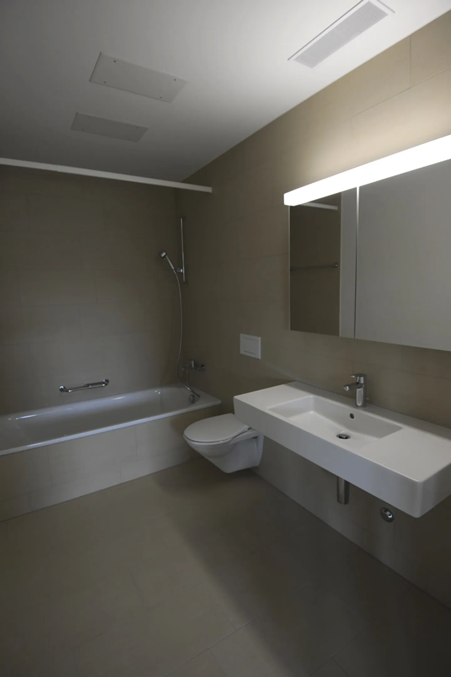 Pleasant indoor climate in the middle of Uster! - Photo 3 of 8