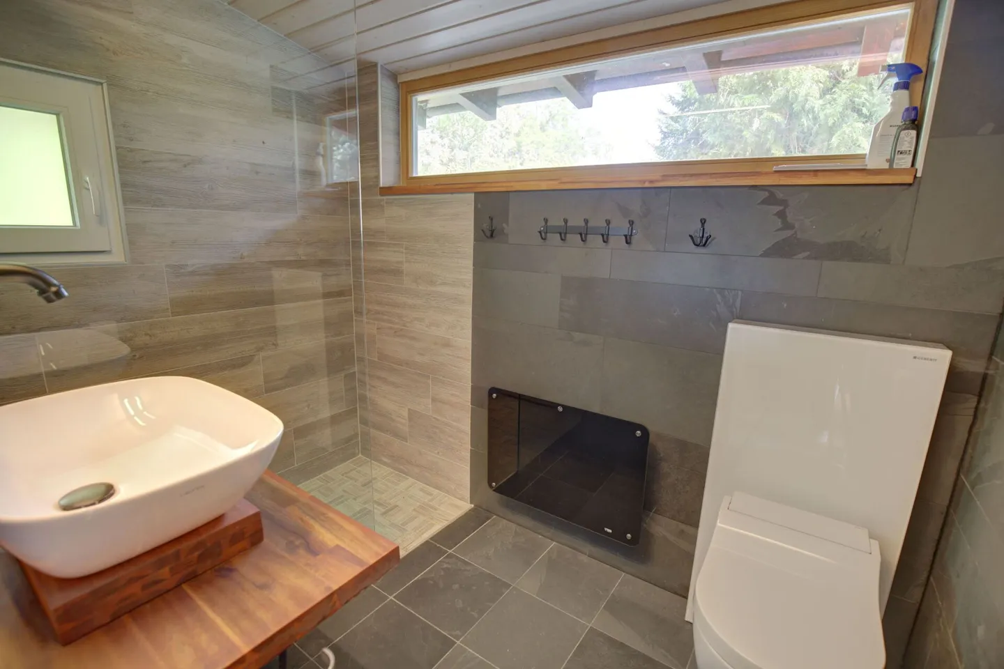 Magnificent Chalet in Nature with Winter Garden! - Photo 13 of 42