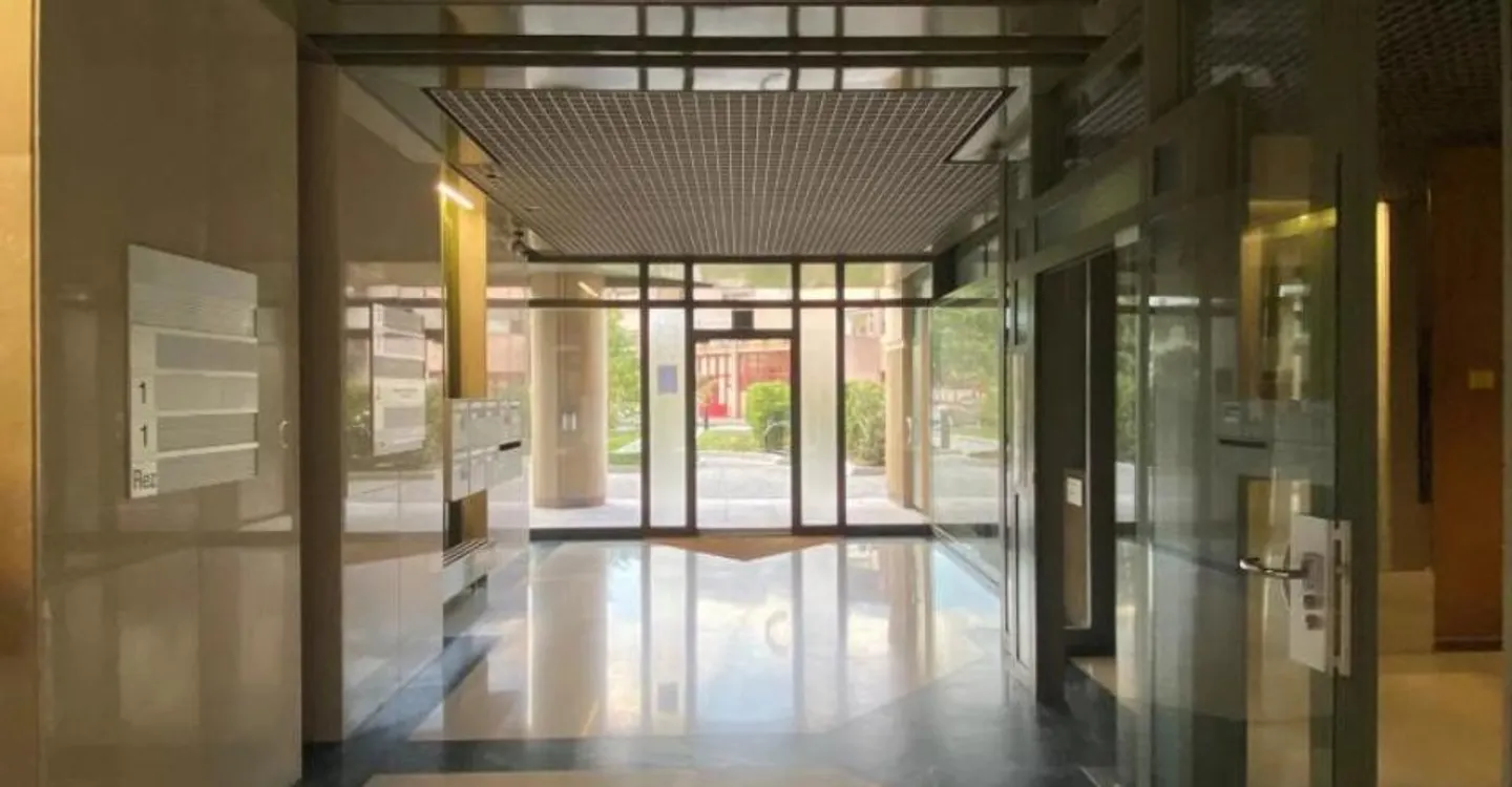 Bureau Près de la Gare de Chêne-Bourg - Photo 2 sur 5