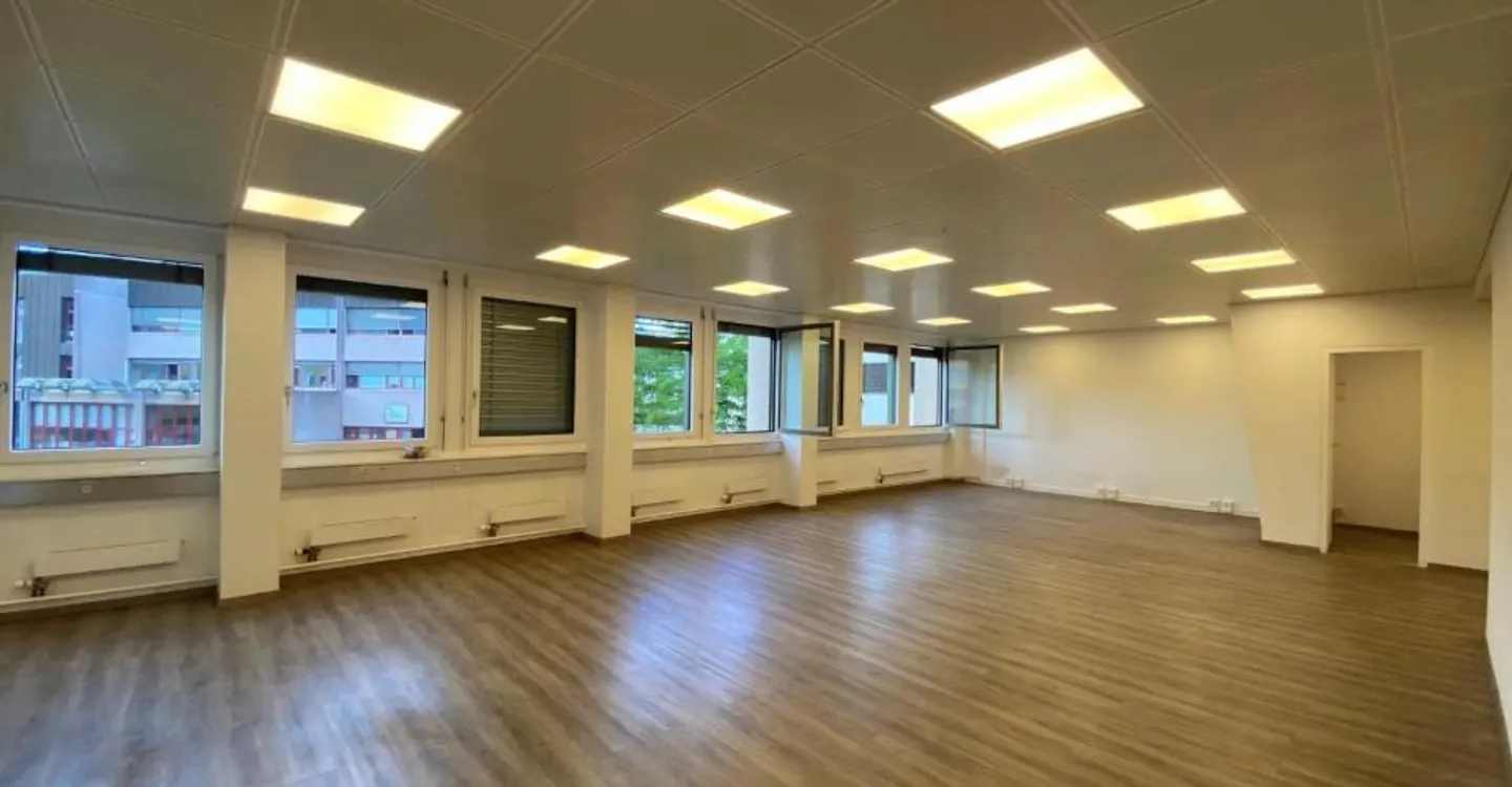Bureau Près de la Gare de Chêne-Bourg - Photo 3 sur 5