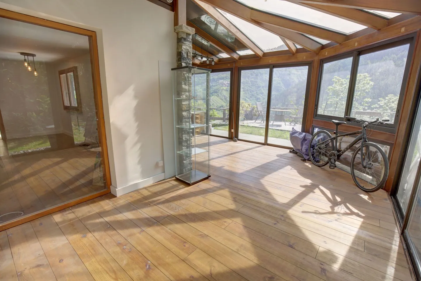 Magnificent Chalet in Nature with Winter Garden! - Photo 19 of 42