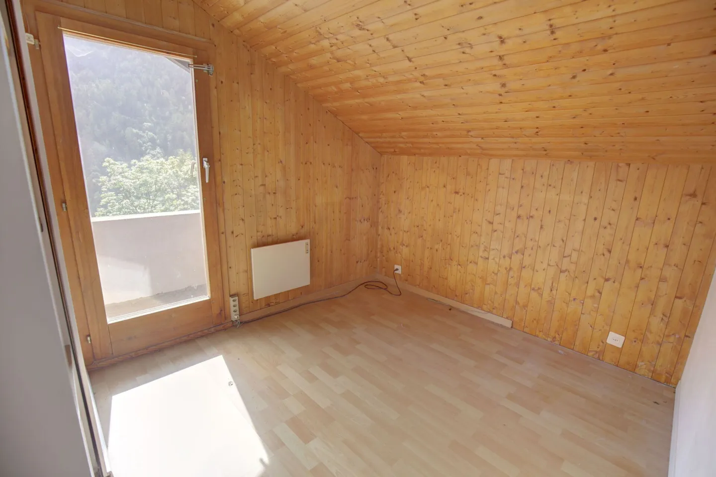 Magnificent Chalet in Nature with Winter Garden! - Photo 20 of 42