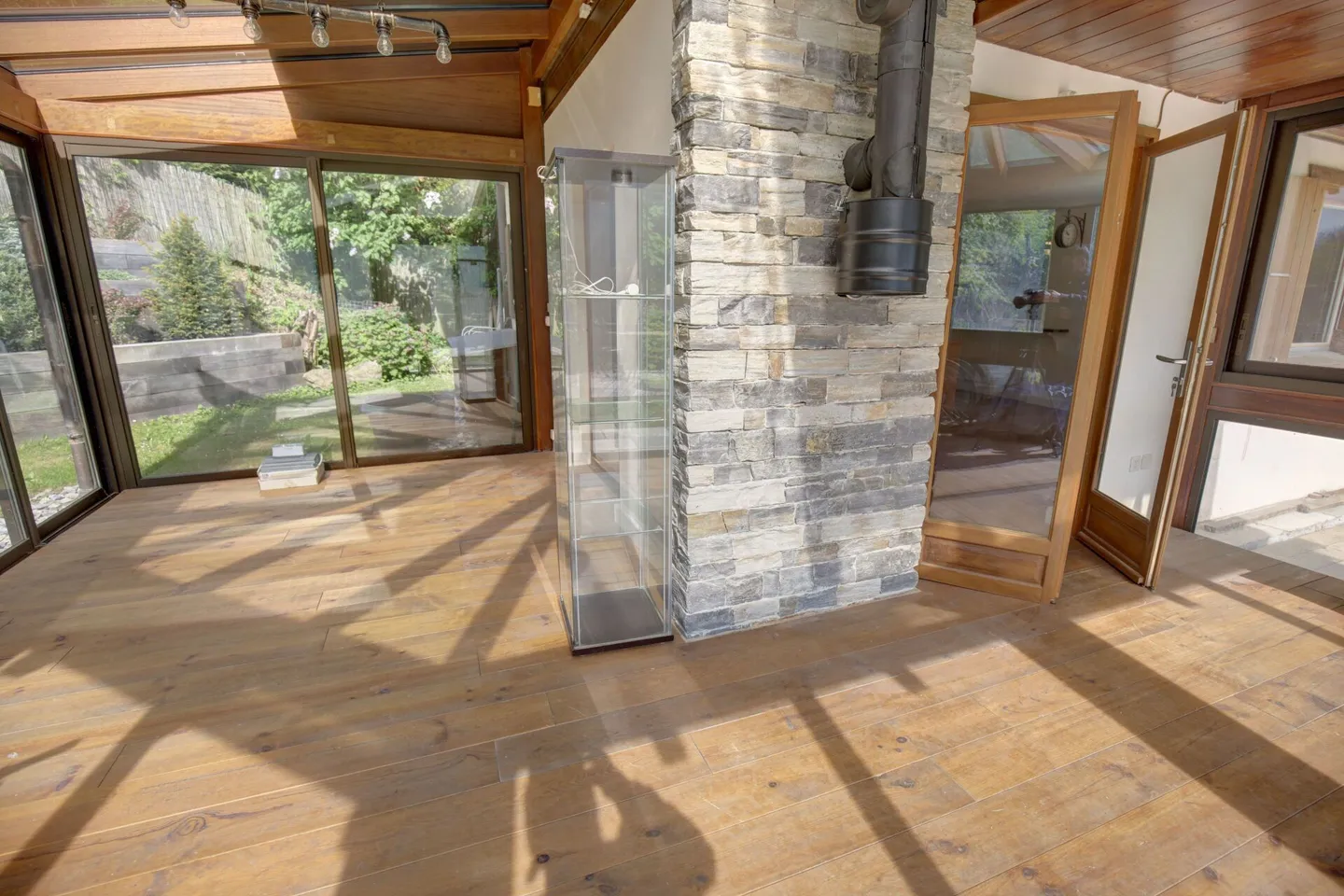 Magnificent Chalet in Nature with Winter Garden! - Photo 21 of 42