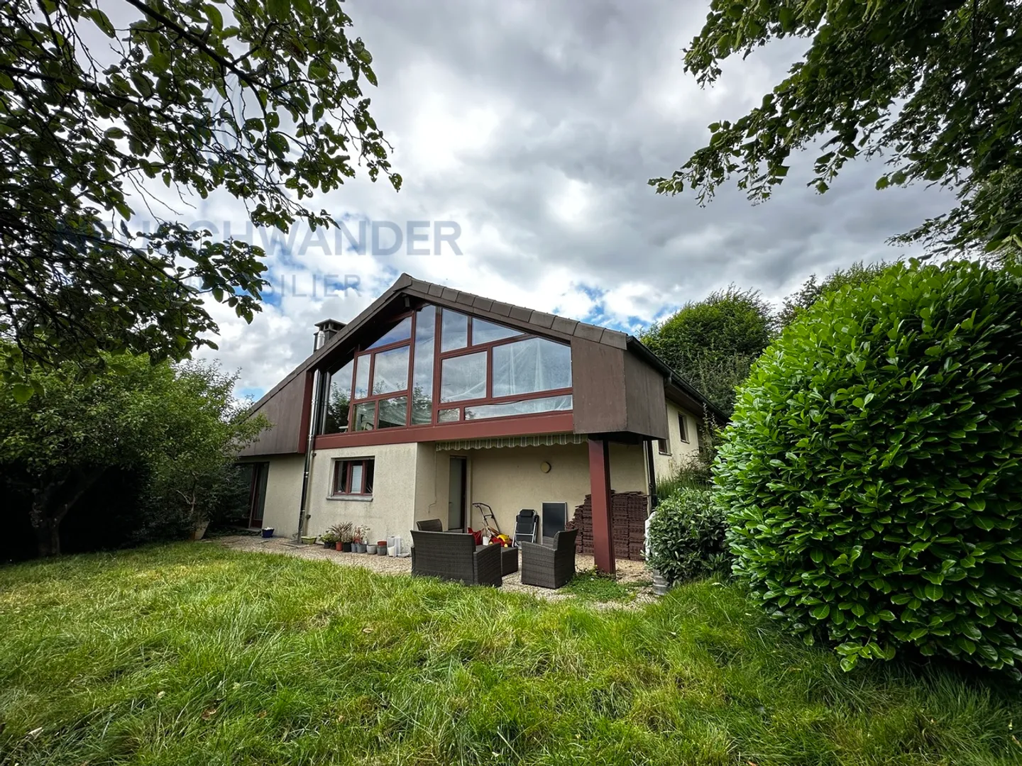 Beautiful house with winter garden ideally located - Photo 1 of 8