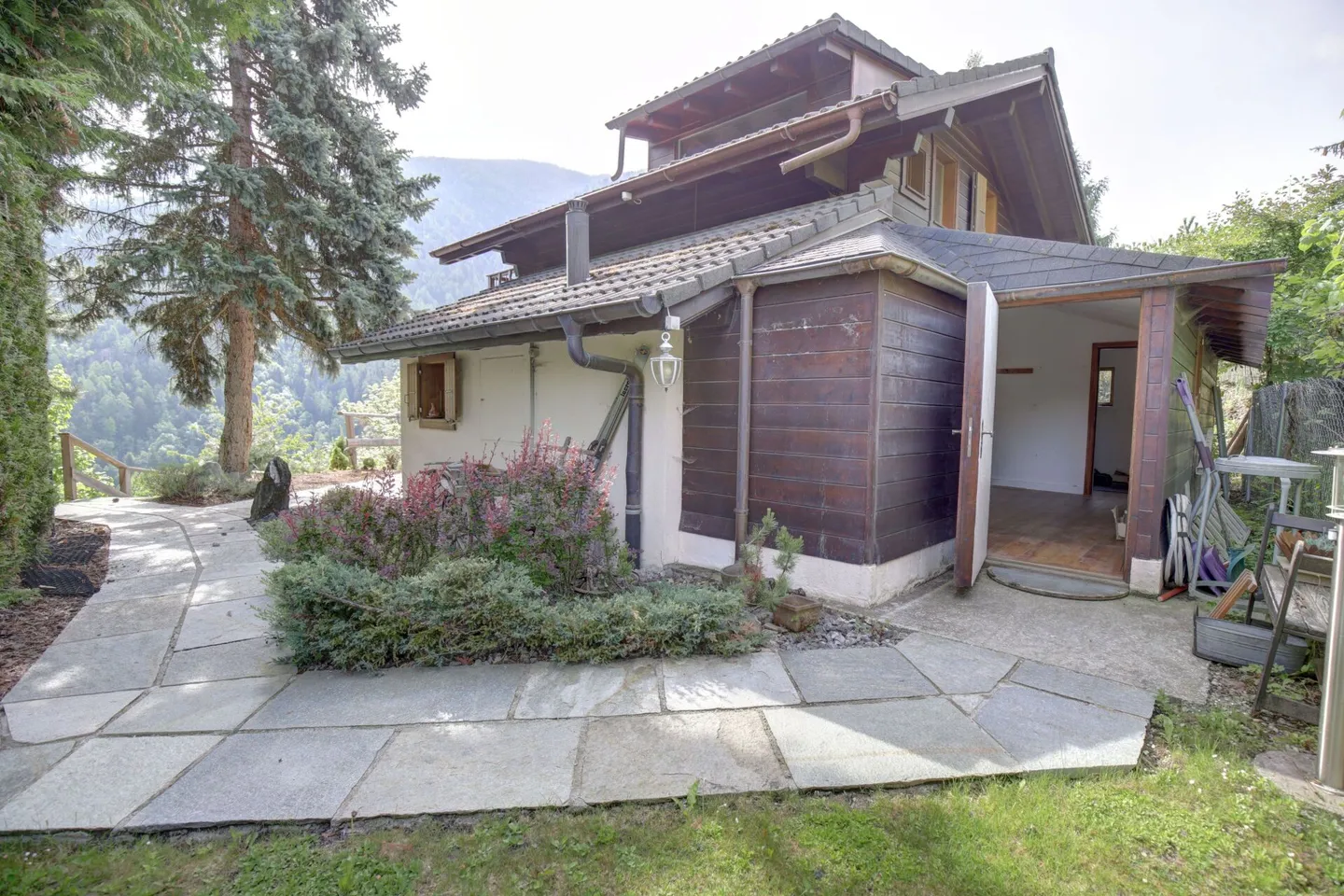 Magnificent Chalet in Nature with Winter Garden! - Photo 24 of 42