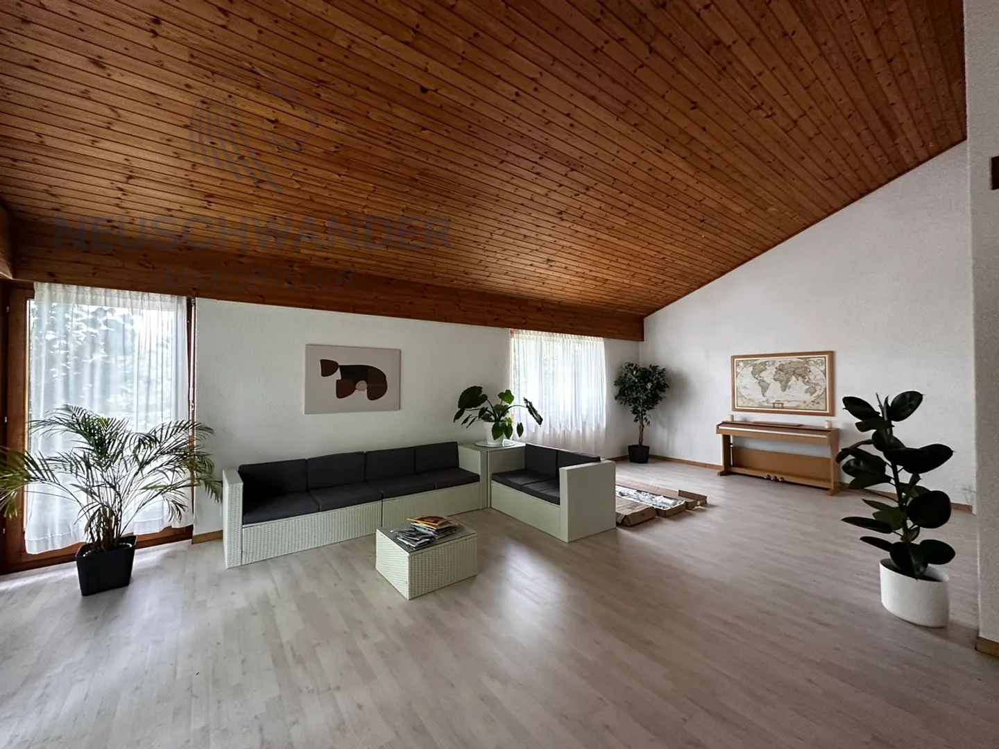 Beautiful house with winter garden ideally located - Photo 3 of 8