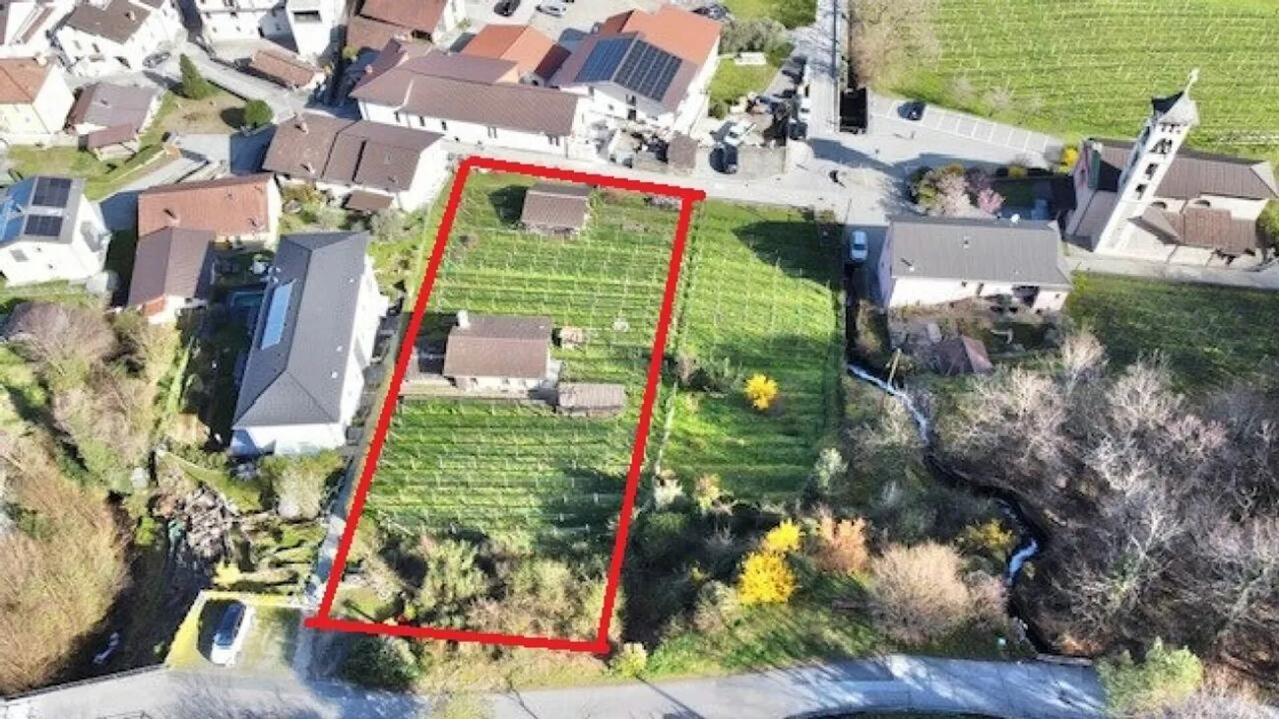 Geräumiges Baugrundstück in Contone - Foto 5 von 11