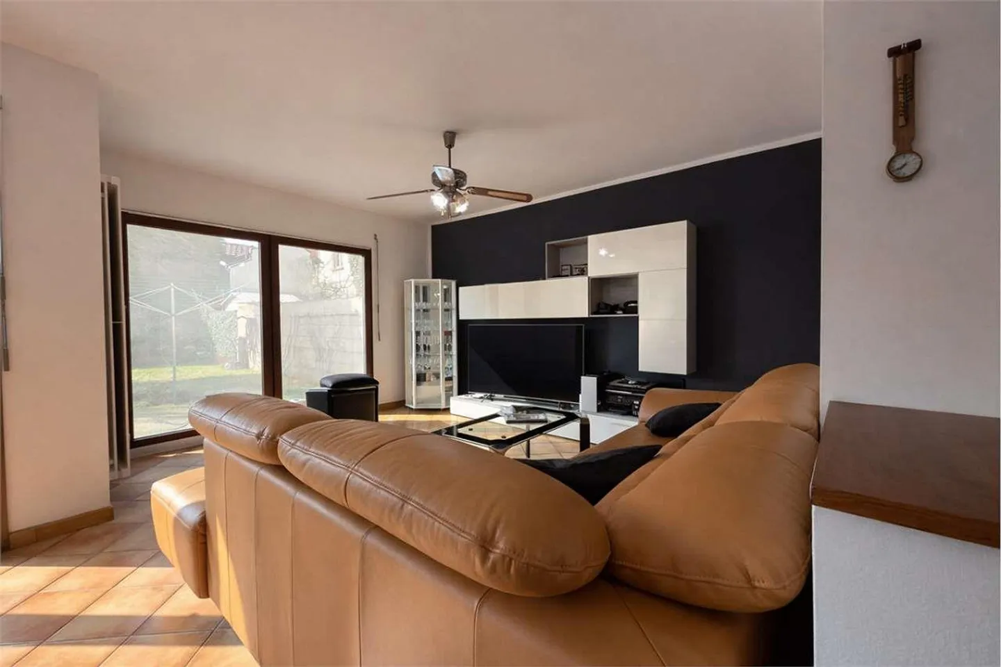 Casa a schiera luminosa con giardino - Foto 1 di 13