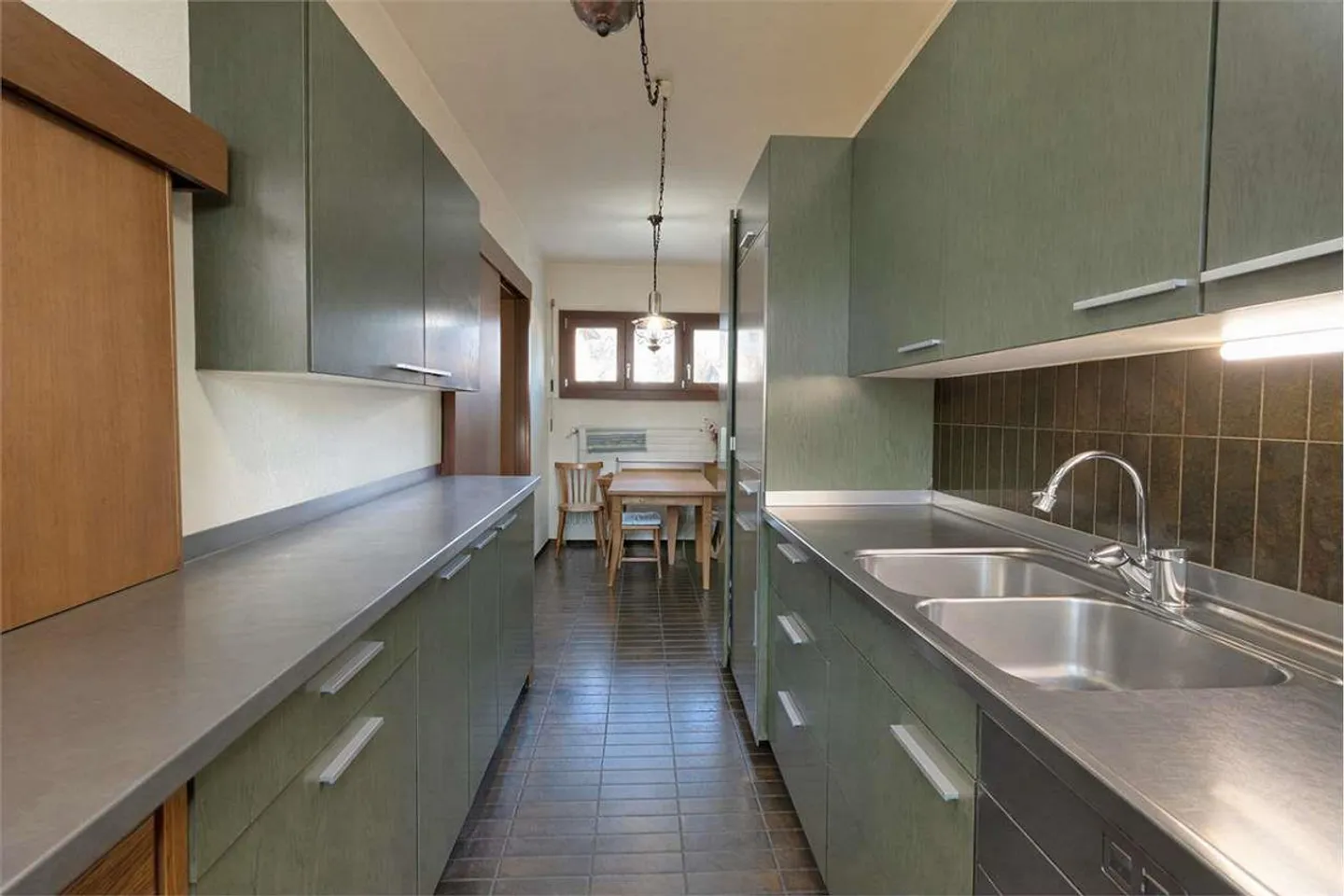 Casa a schiera luminosa con giardino - Foto 5 di 13