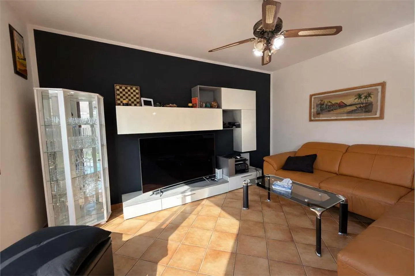 Casa a schiera luminosa con giardino - Foto 2 di 13