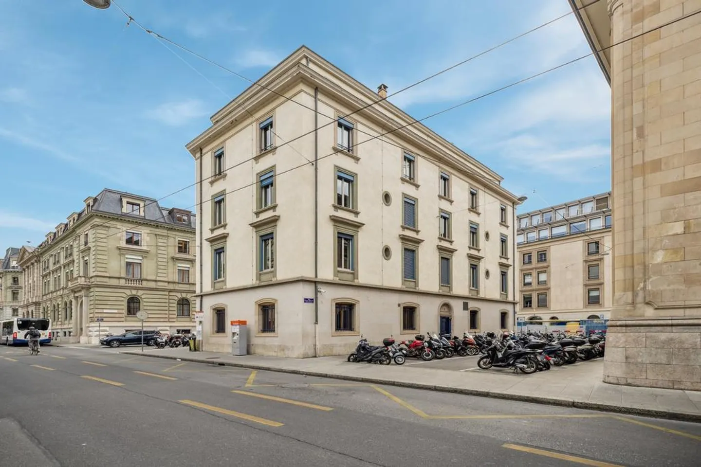 Immeuble de prestige au cœur de Genève - Photo 2 sur 8