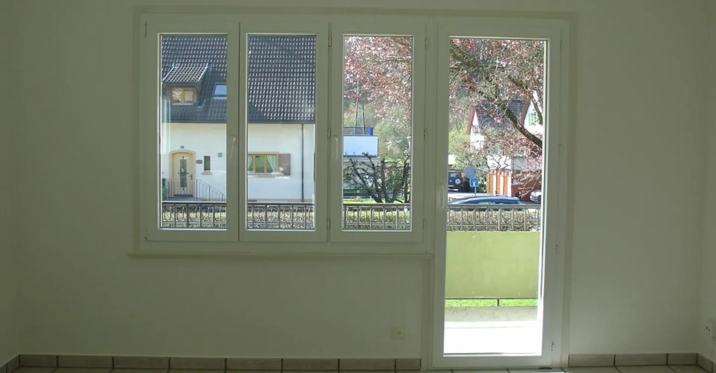 Wohnung befindet sich in einem kleinen Gebäude mit 2 Wohnungen. - Foto 2 von 11