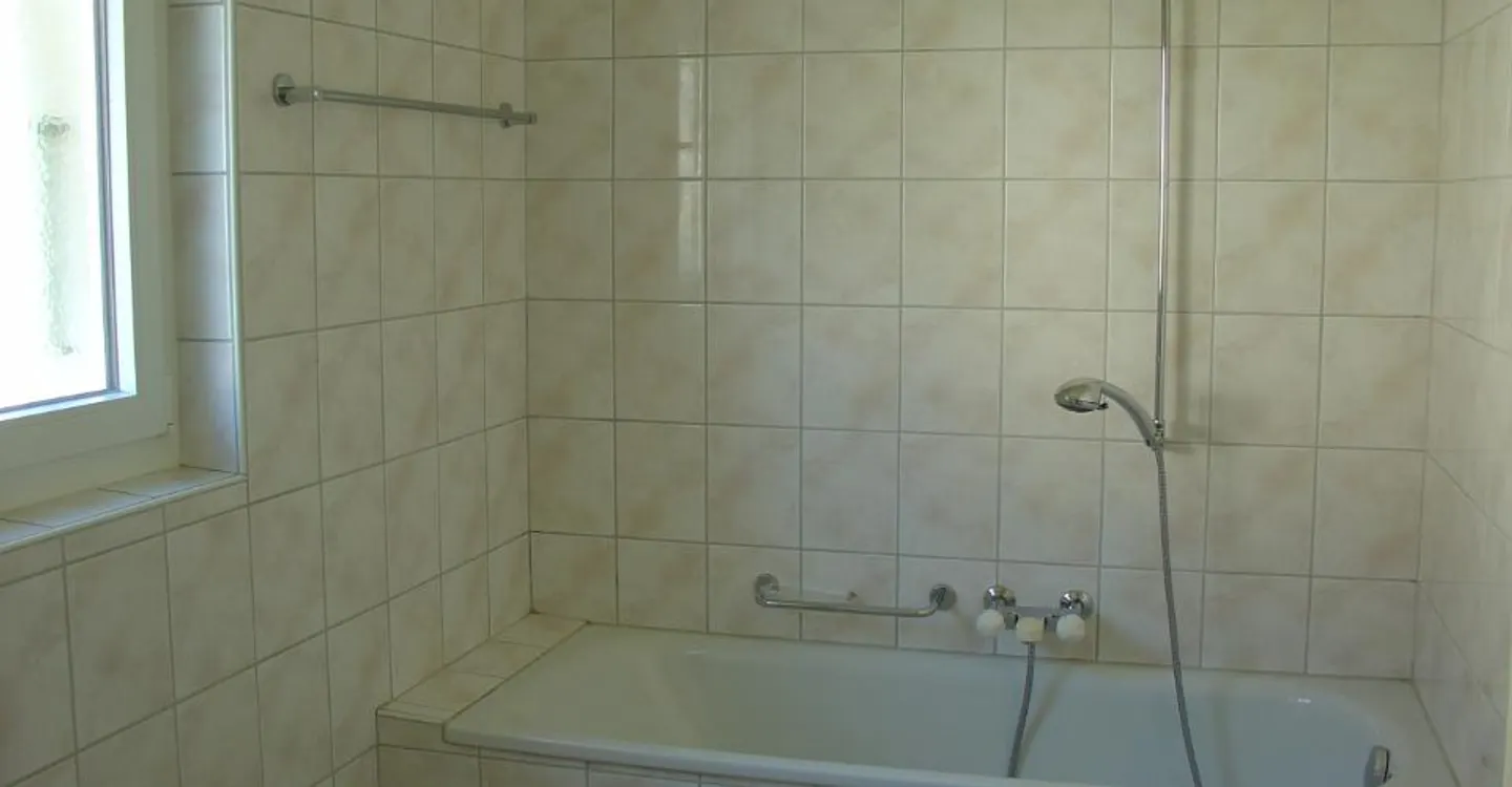 Wohnung befindet sich in einem kleinen Gebäude mit 2 Wohnungen. - Foto 3 von 11