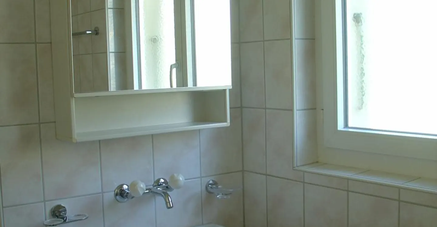 Wohnung befindet sich in einem kleinen Gebäude mit 2 Wohnungen. - Foto 5 von 11